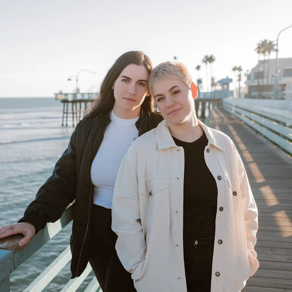 Lesbian singles in St. Clair Shores, Michigan can meet, chat, and connect for free in private rooms!